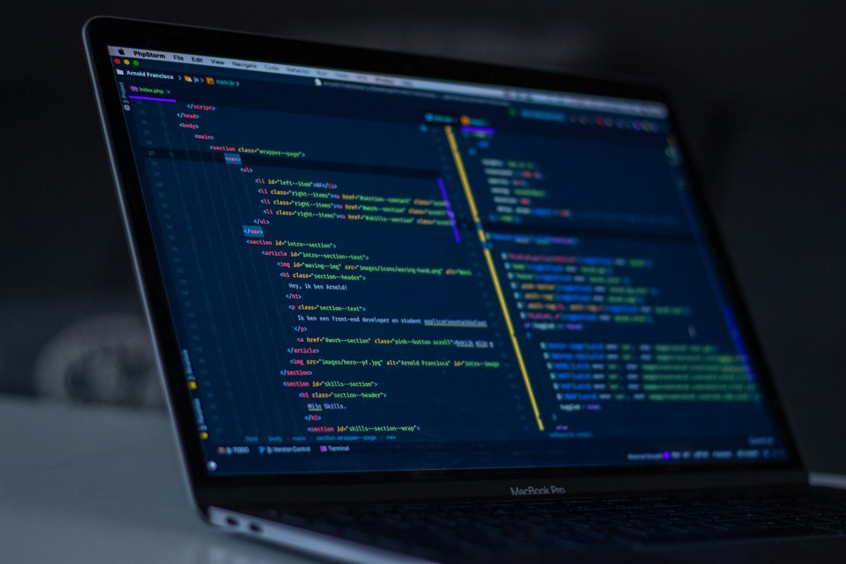 Code de développement affiché sur un ordinateur portable